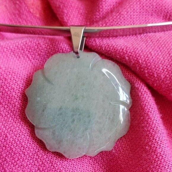 Rose Carved Green Aventurine and Freshwater Pearl bracelet & Collar Neck… - Picture 10 of 11